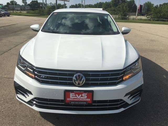 2017 Volkswagen Passat 1.8T R-Line 4dr Sedan